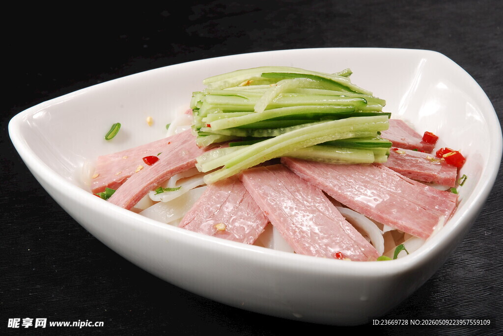 凉拌肉片配青葱