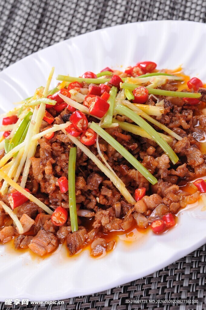 香辣肉丝色泽诱人下饭菜