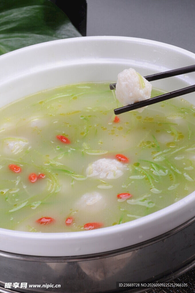 鲜香鱼丸白菜汤