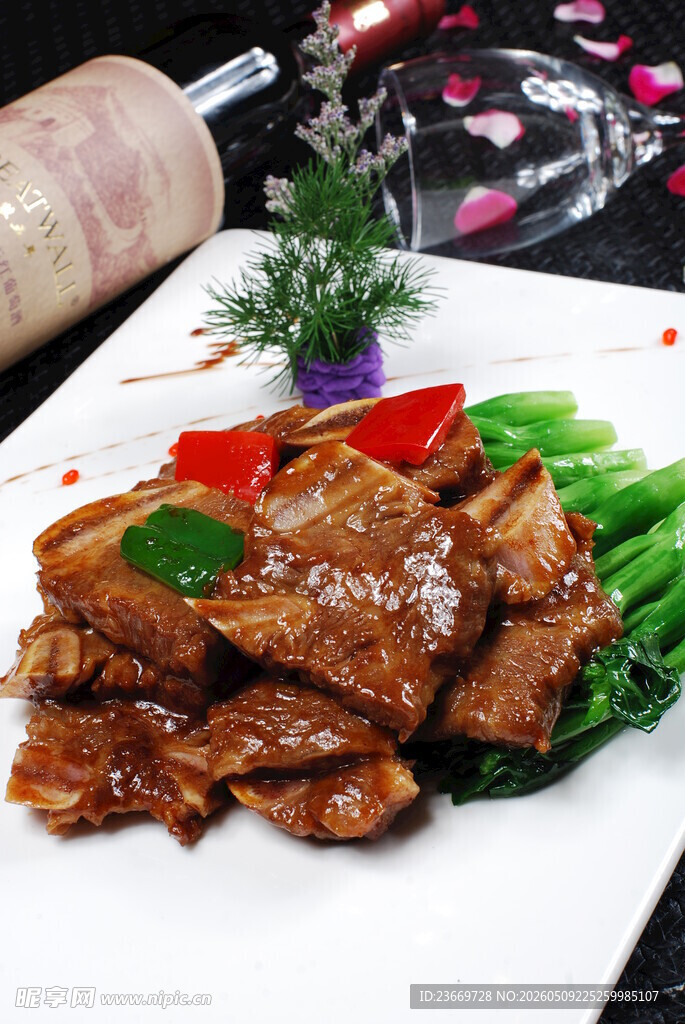 香煎牛排配时蔬