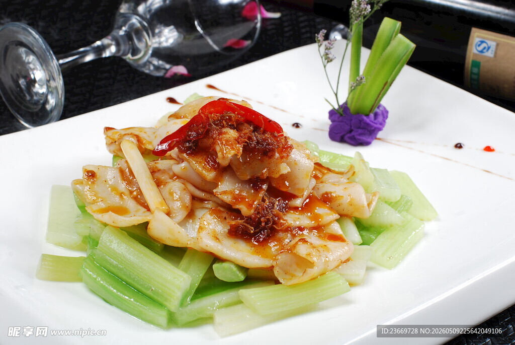 芹菜鱿鱼片