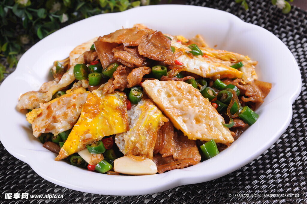 荷包蛋炒肉片