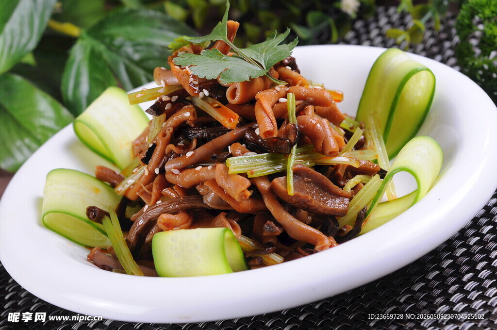 茶树菇炒鸭肠