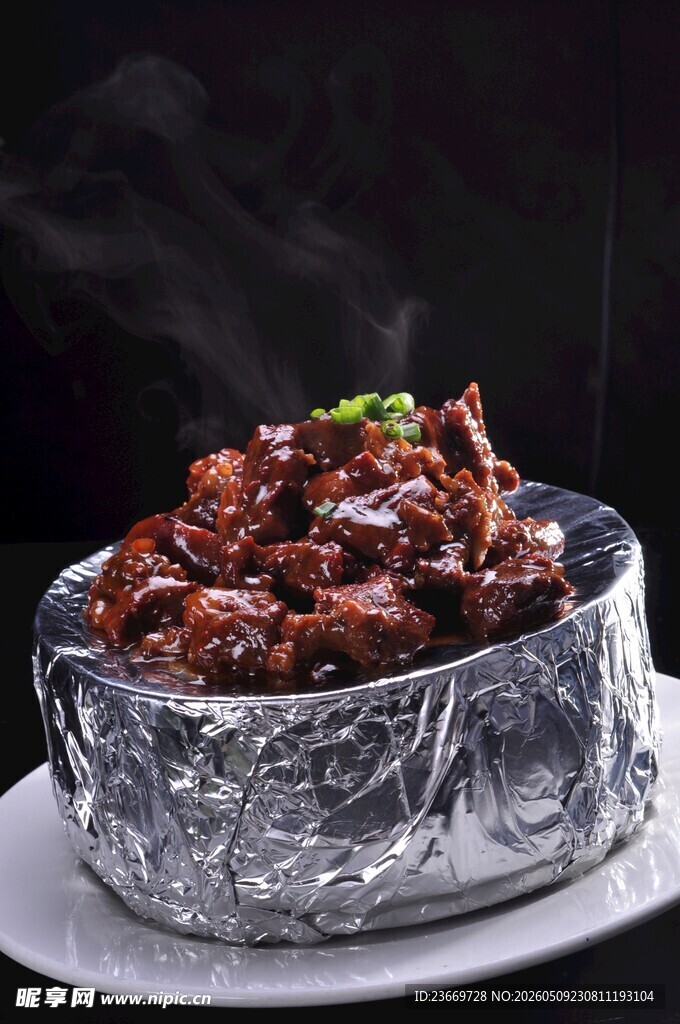 锡纸包裹的美味红烧排骨