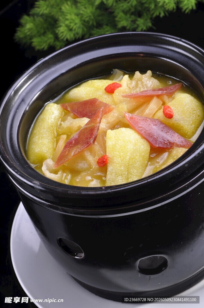 砂锅土豆腊肉煲