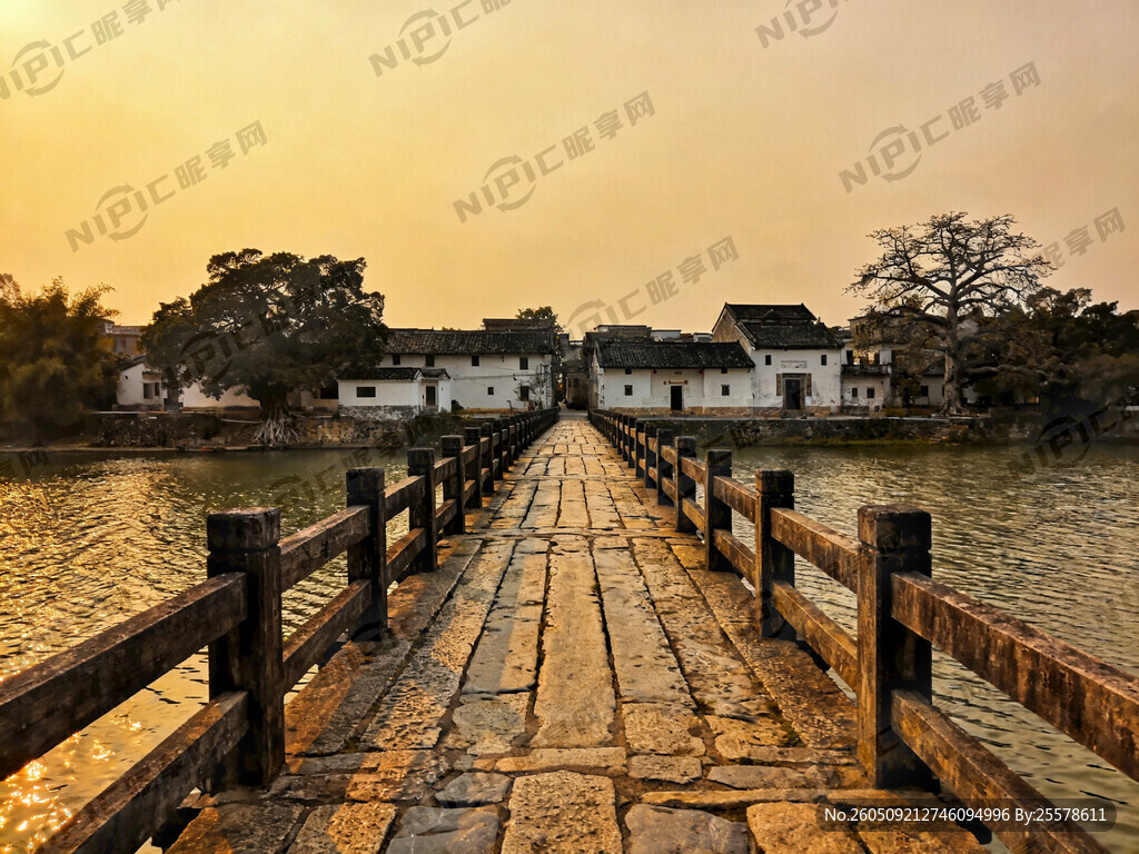 梅州市梅县松口古镇的梅东桥景色