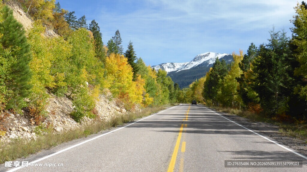 秋日山间公路美景