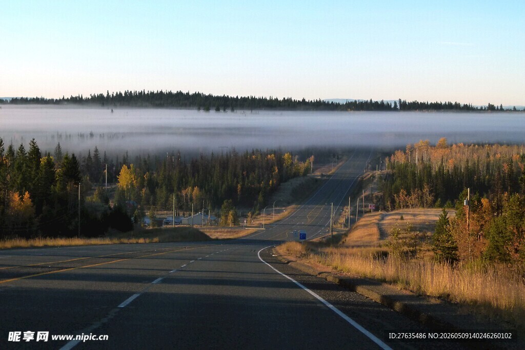 公路晨景