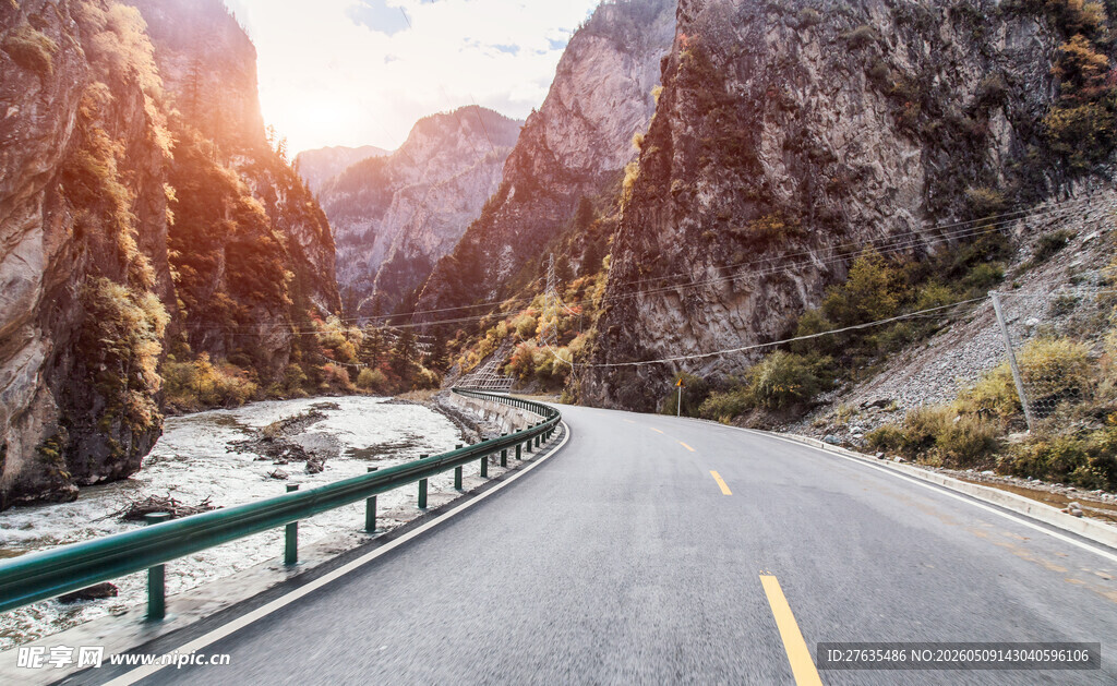 山间公路美景
