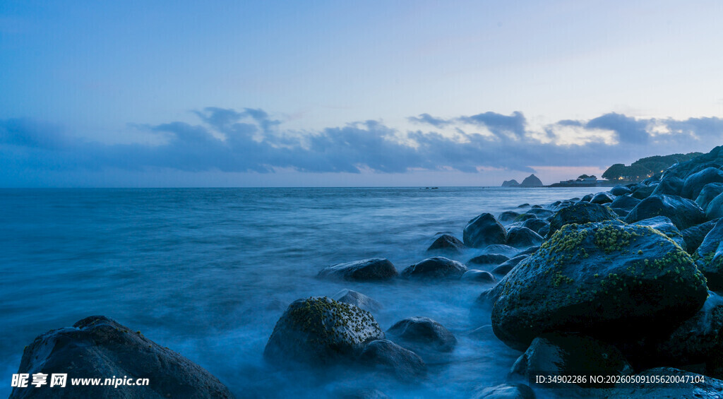 海边石岸