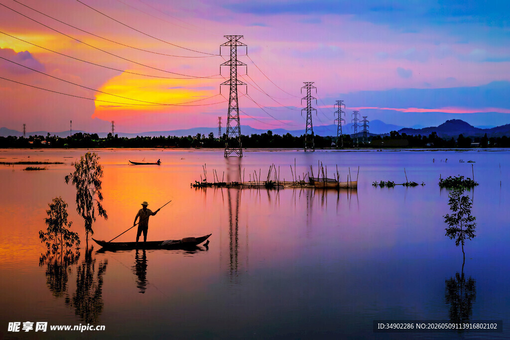 夕阳下的水乡静谧美景