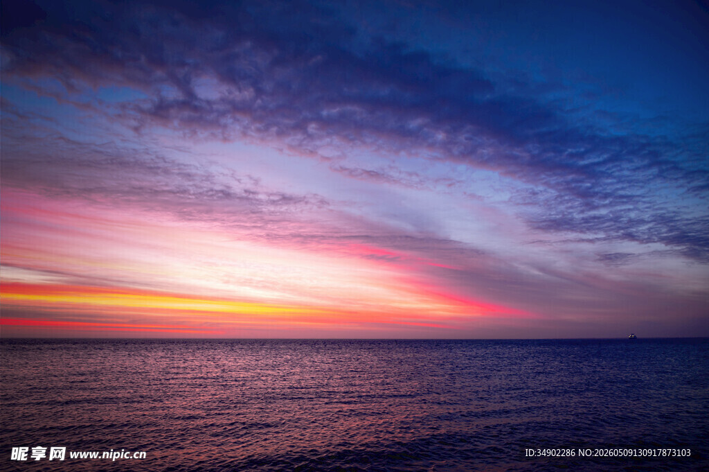 海上绚丽日落美景