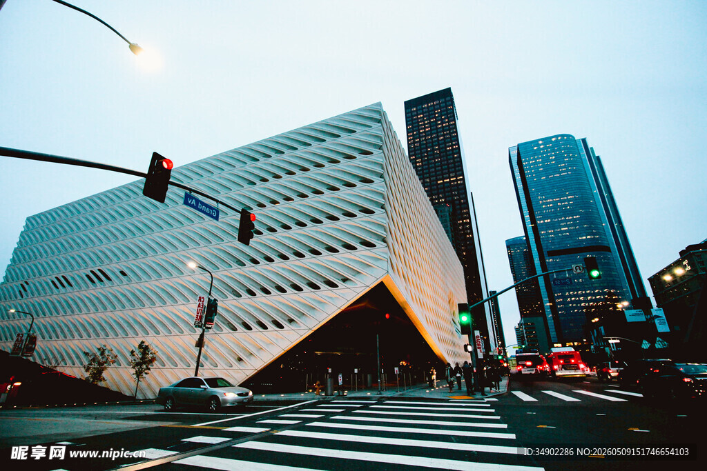城市现代建筑街景一角