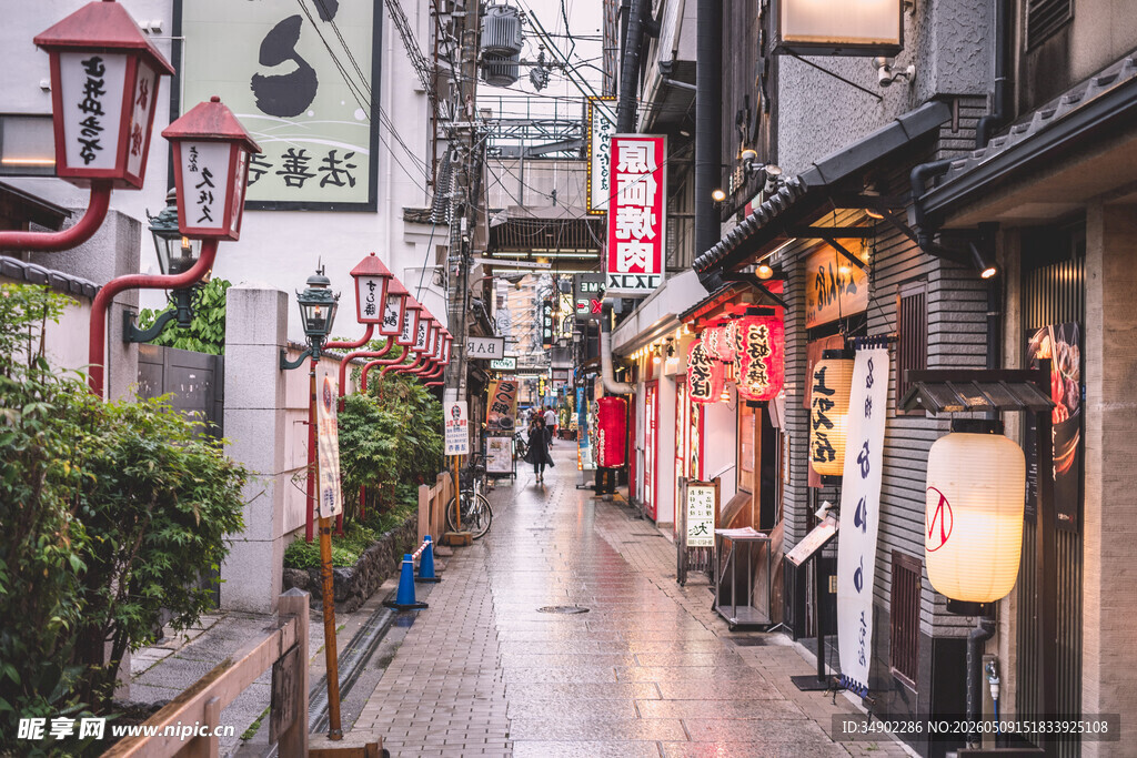 日式风情小巷街景