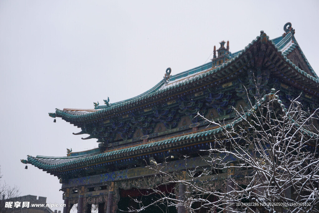 中式古建筑雪景
