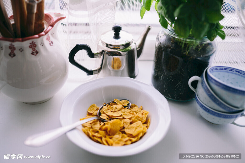 早餐桌上的美味玉米片