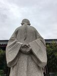 古代人物石像背影