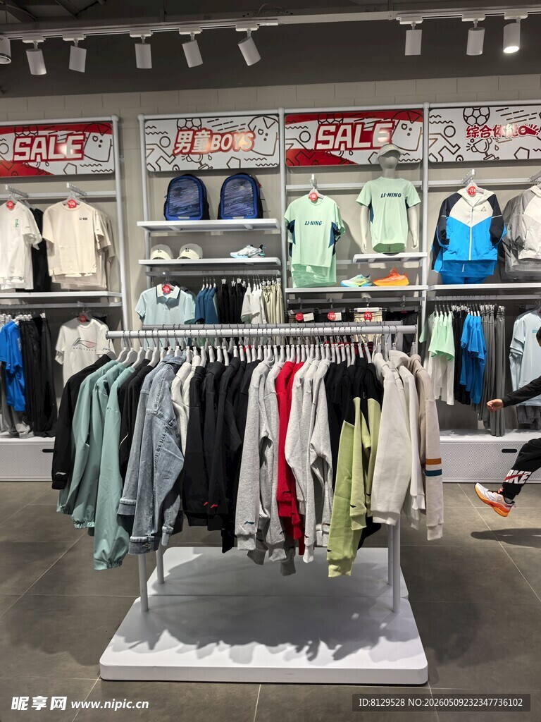 时尚服装店陈列展示