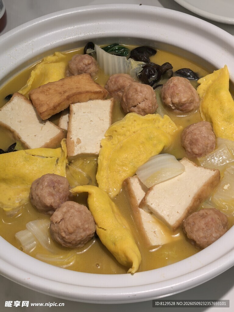 美味砂锅丸子豆腐煲