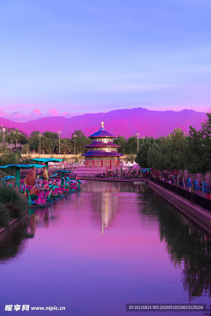 湖畔夜景