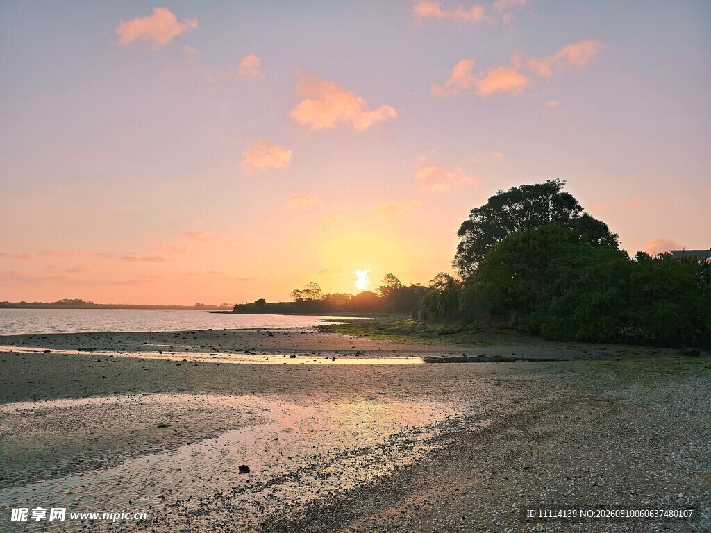 海边日出美景