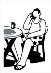 男子悠闲坐于桌旁打电话