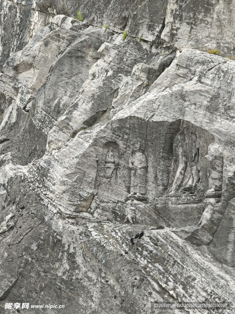 古老石壁雕刻景观
