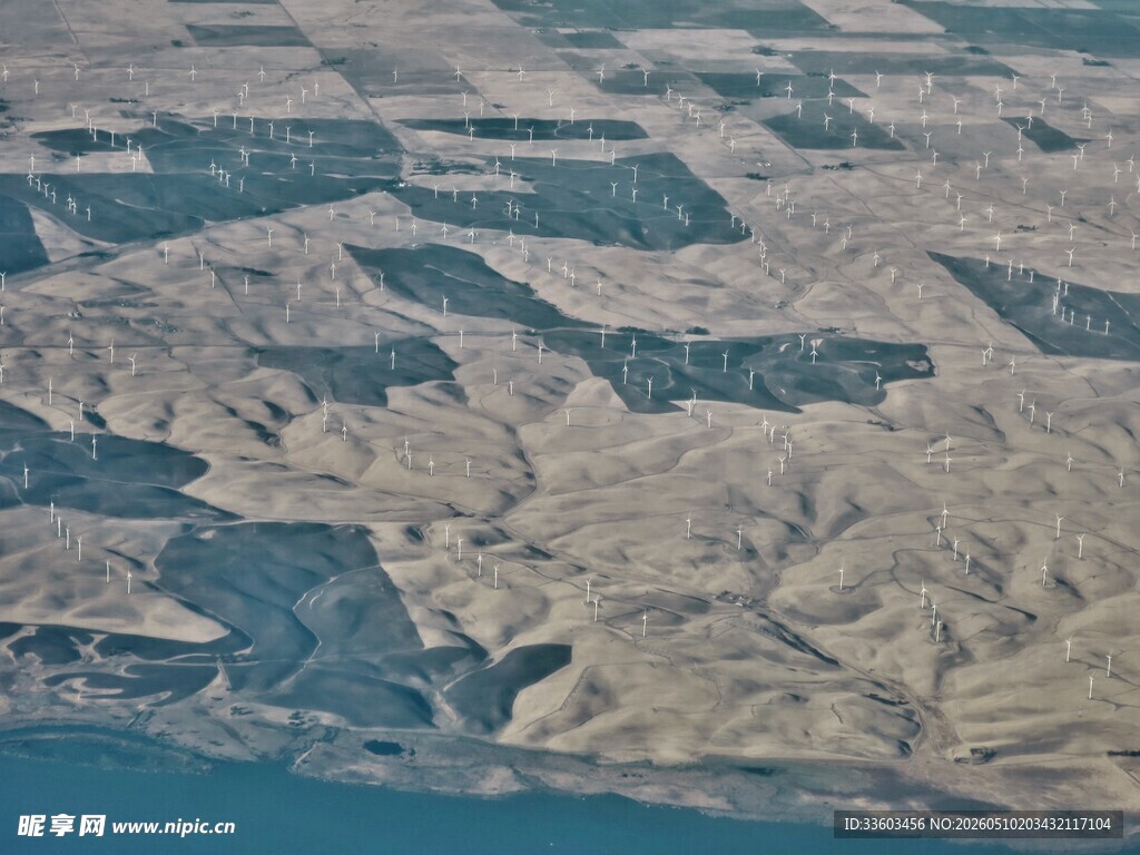 俯瞰大地山川壮丽景观