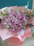 粉色系优雅紫百合花束