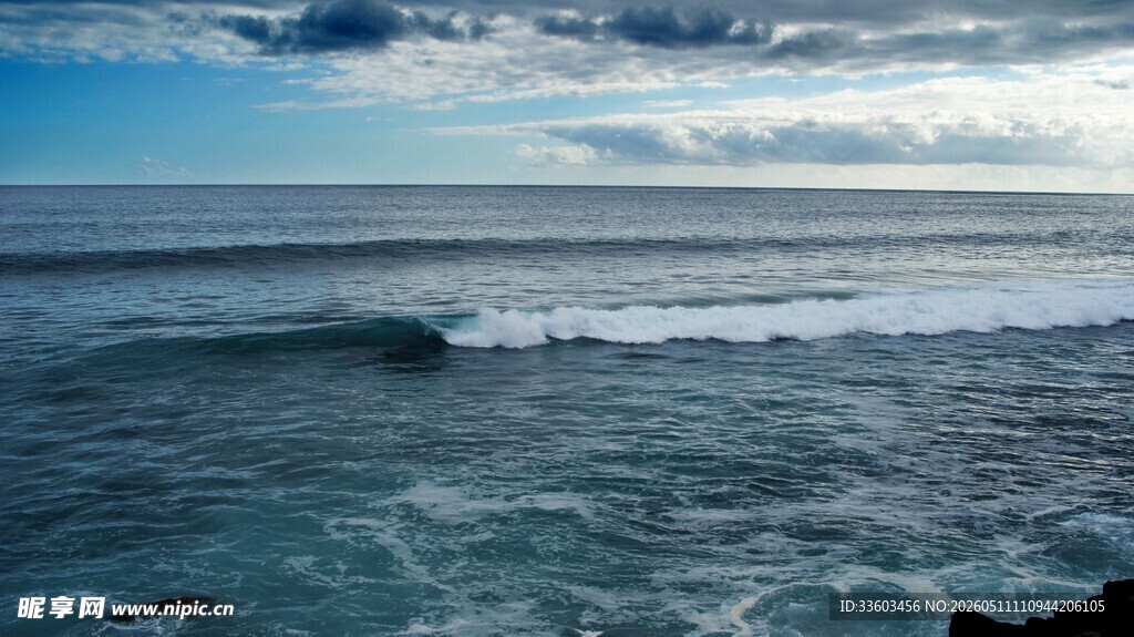 海边浪潮