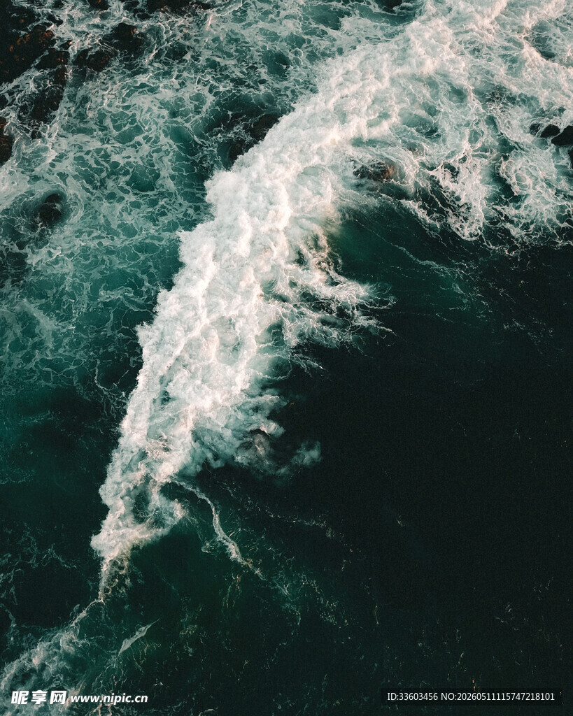 汹涌澎湃的海浪