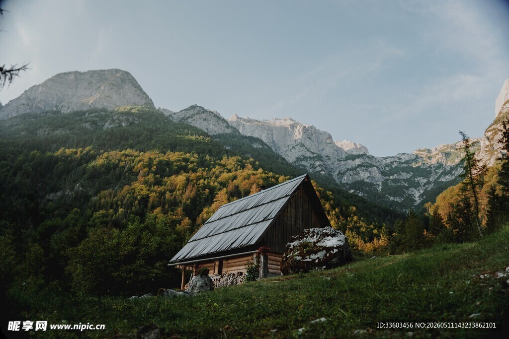 山间木屋
