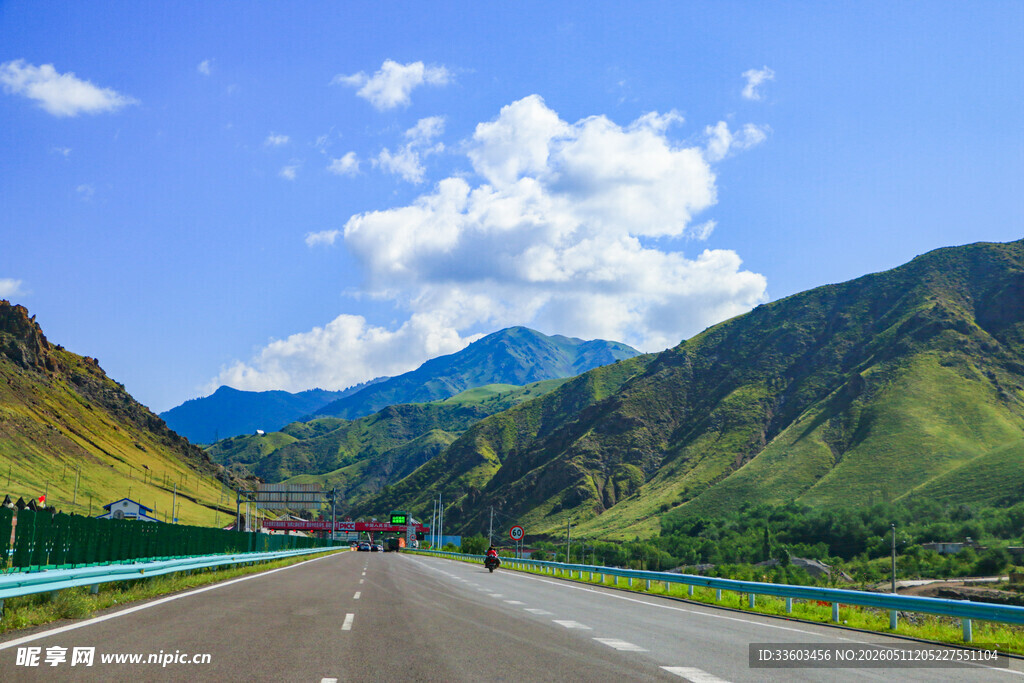 山间公路美景