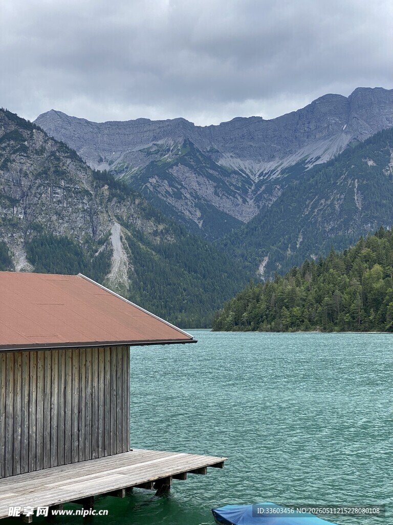 湖畔木屋