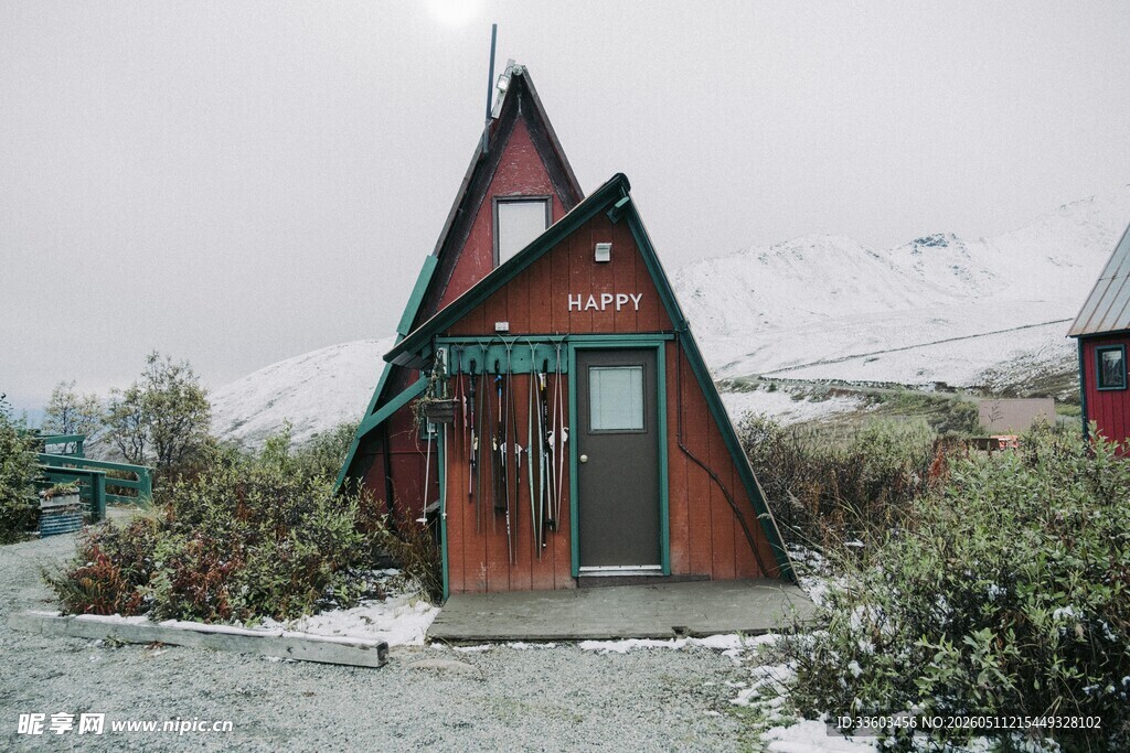 雪中小木屋