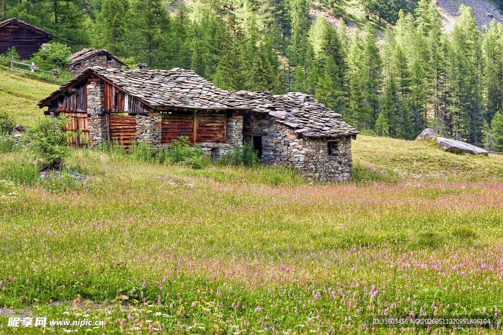 山间木屋