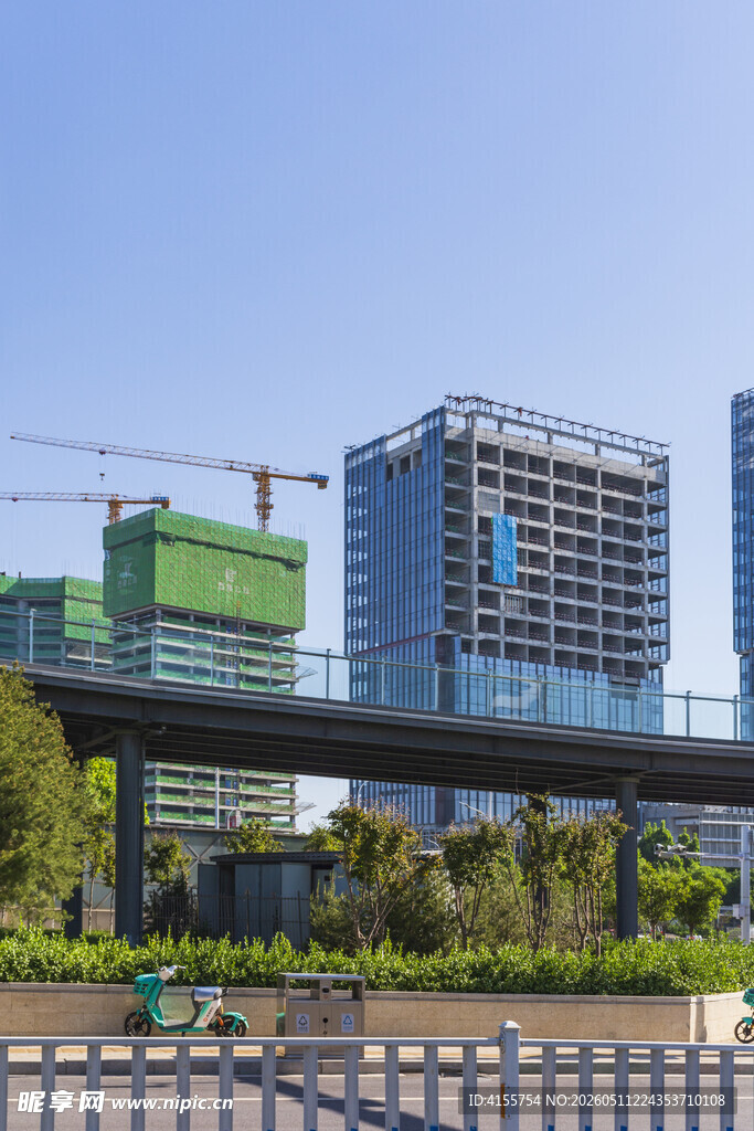 城市高架与现代建筑景观