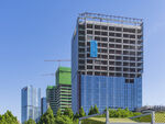 现代城市在建摩天大楼景观