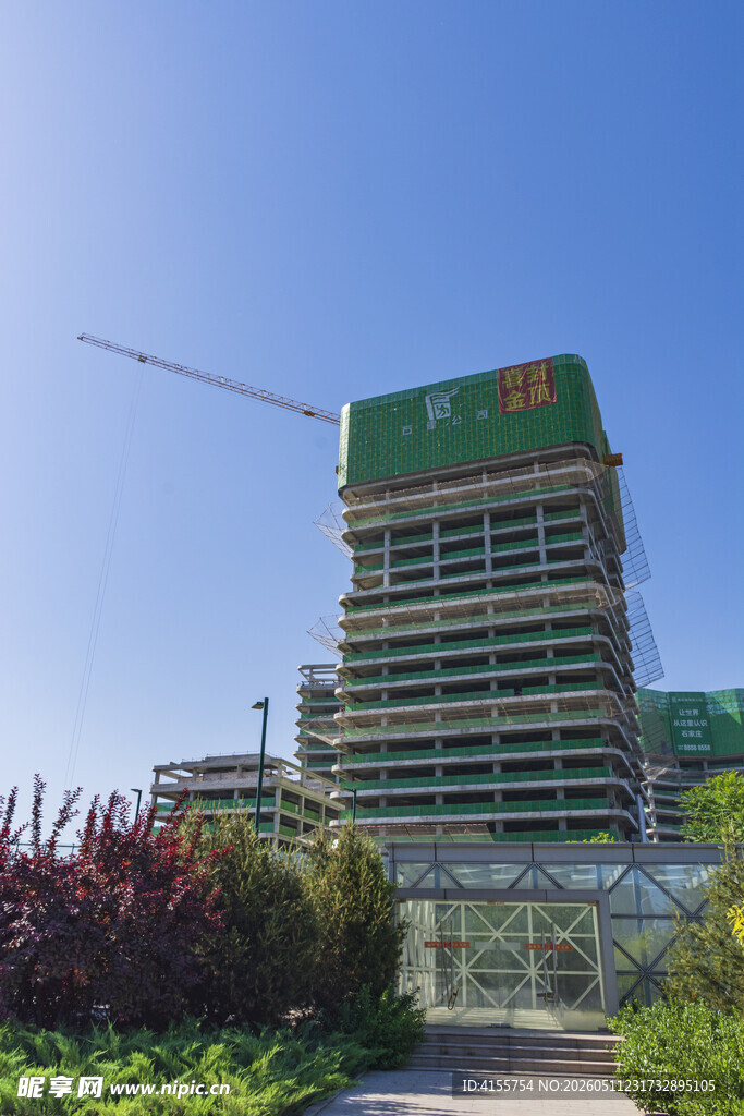 在建高楼施工现场