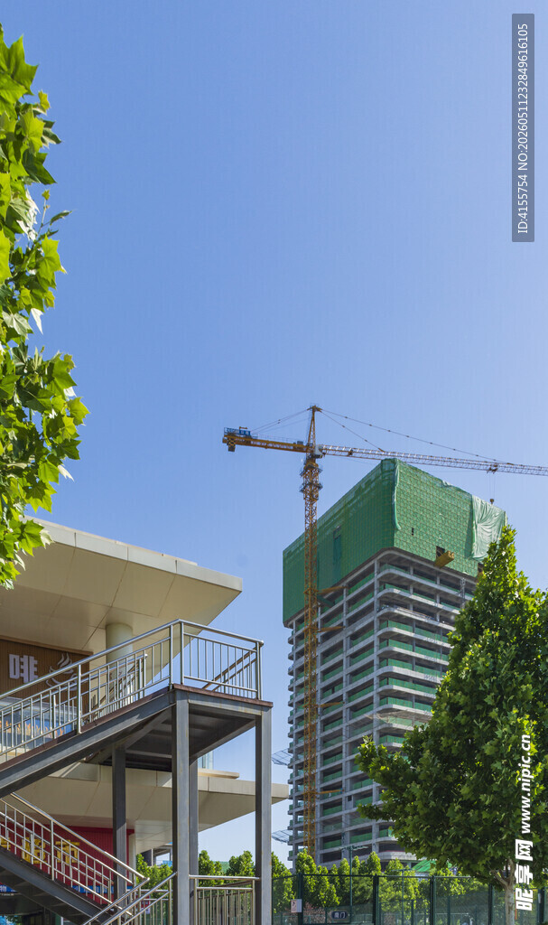 城市在建高楼与现代建筑