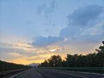 黄昏下的公路美景
