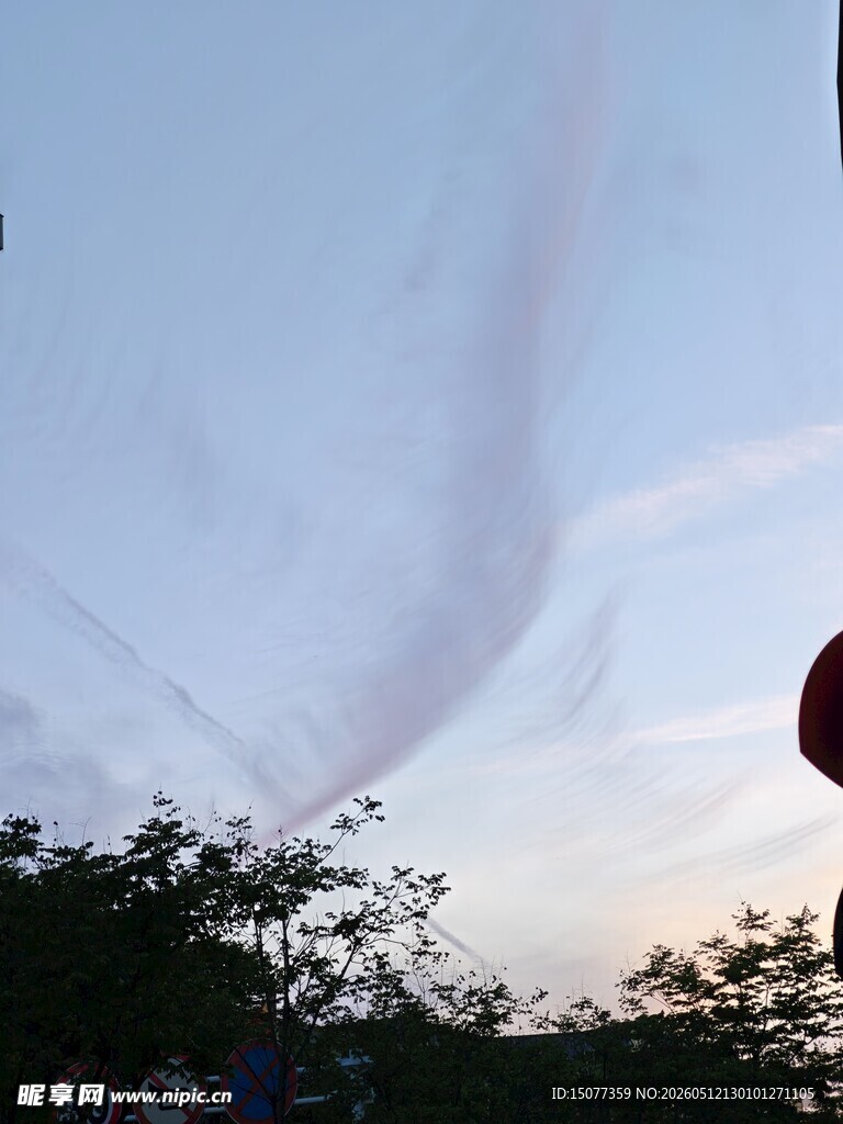 天空中的绚丽云彩