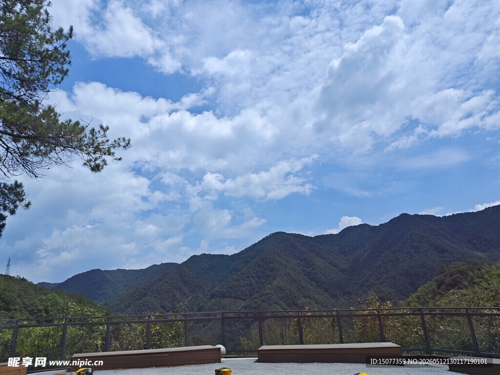 山间美景