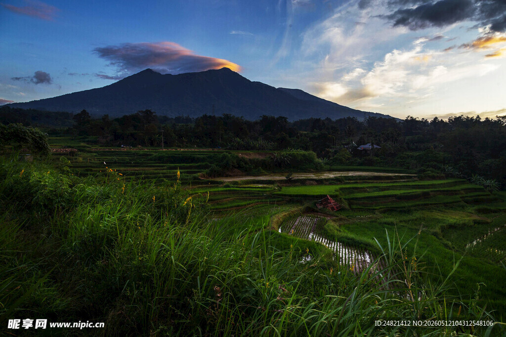 山间美景