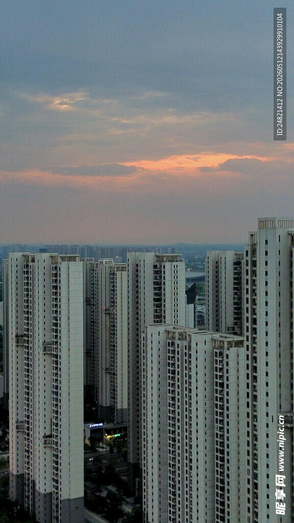 城市高楼日落景观