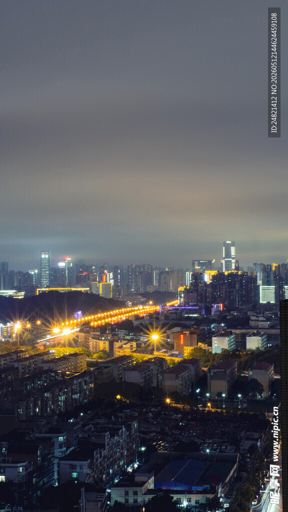 城市夜景俯瞰图