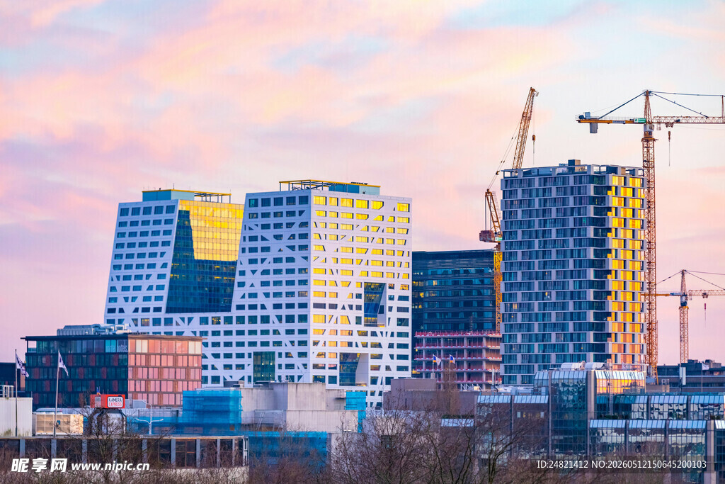 城市在建高楼景观