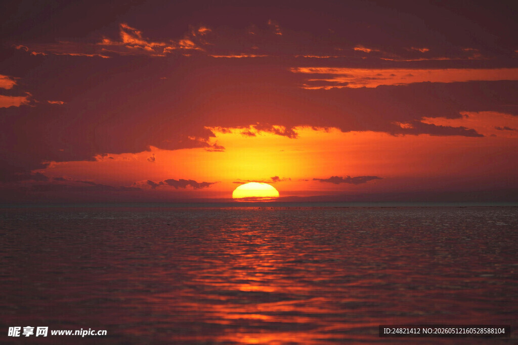海上日落美景