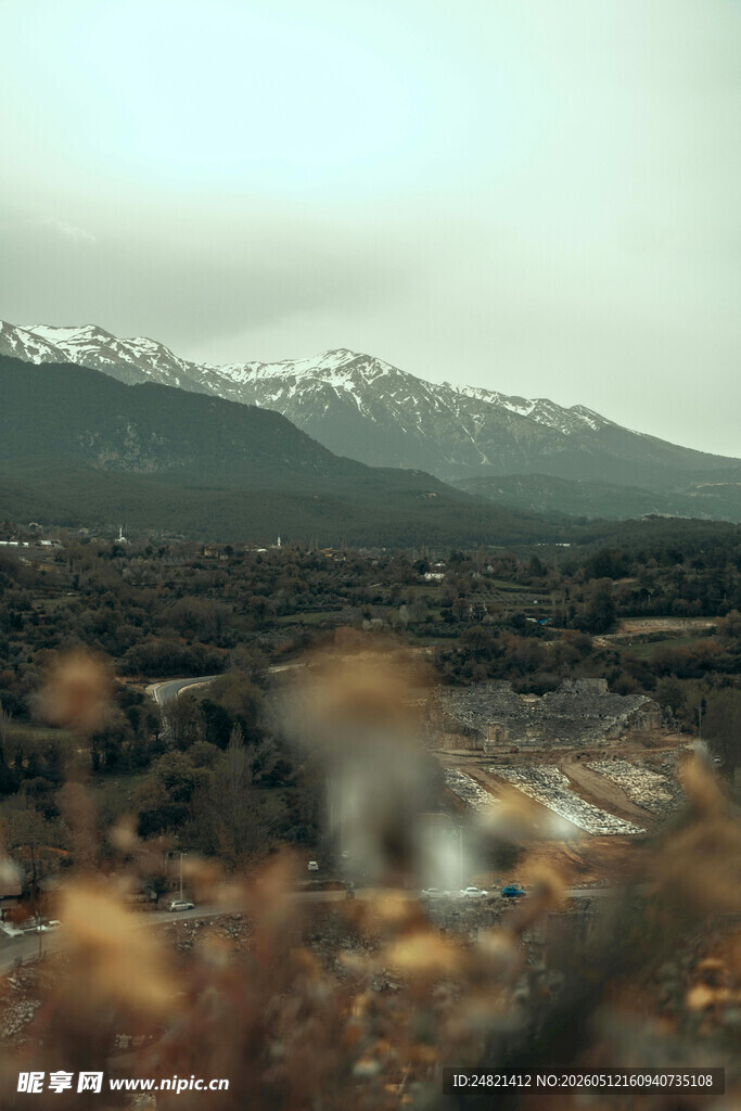 山间秋景