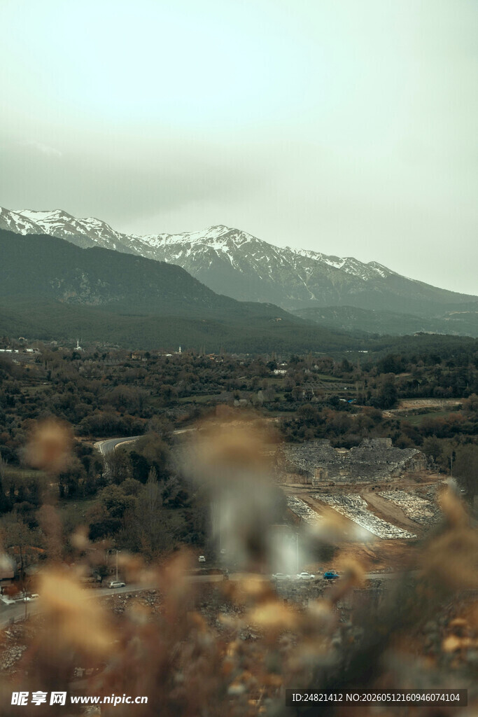 山间秋景
